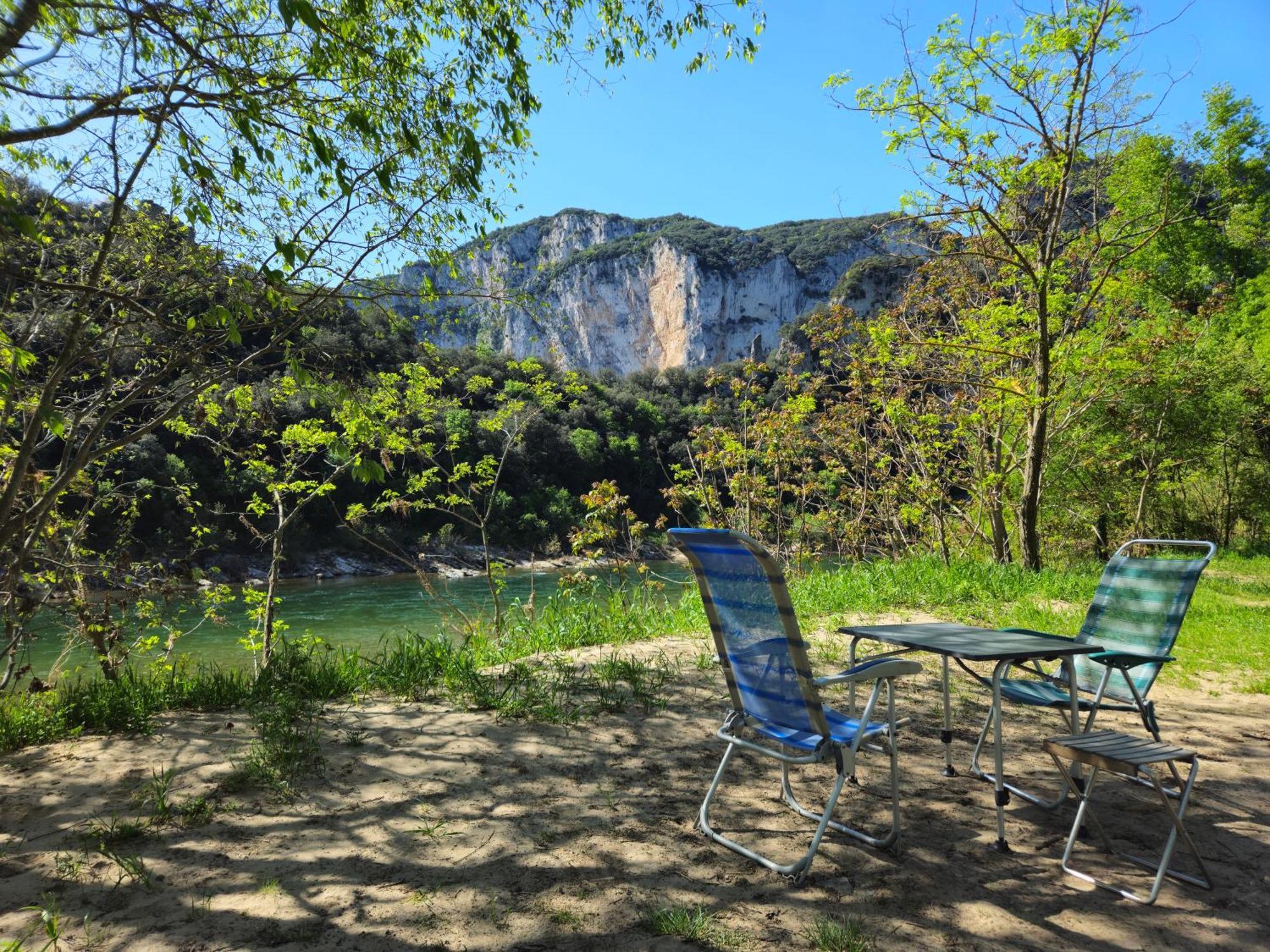 Отель Camp Des Gorges - Camping Nature Валлон-Пон-д'Арк Экстерьер фото